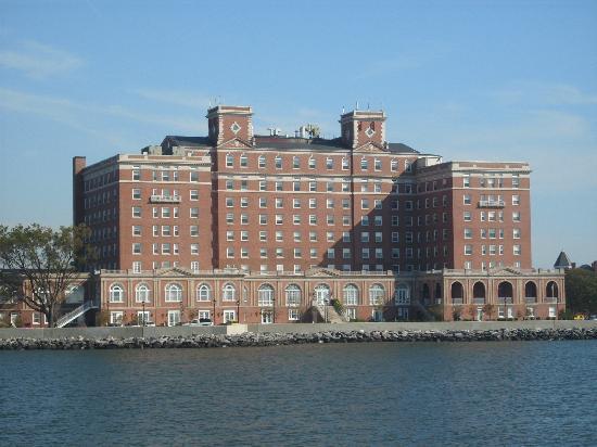 chamberlin-hotel-at-fort.jpg