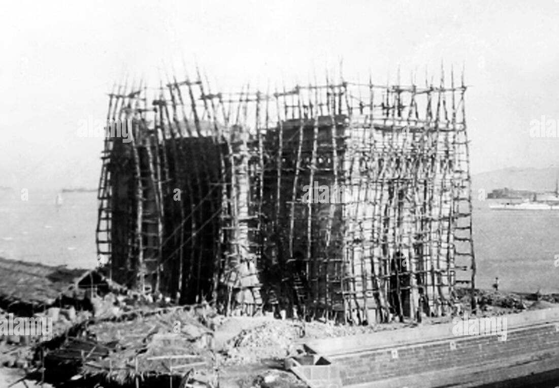 gateway-of-india-under-construction-india-early-1900s.jpg