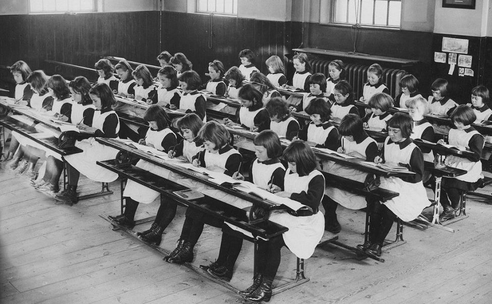 Girls-in-the-London-Foundling-Hospital.jpg