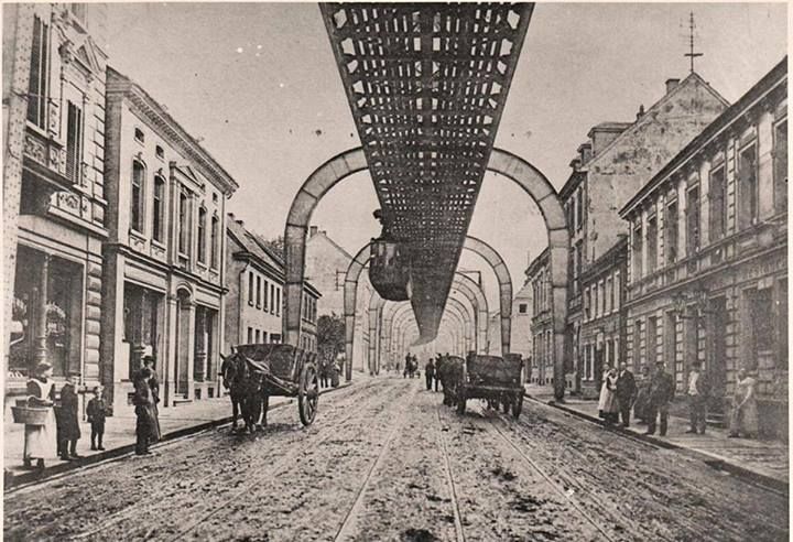 Schwebebahn-construction-1-15.jpg