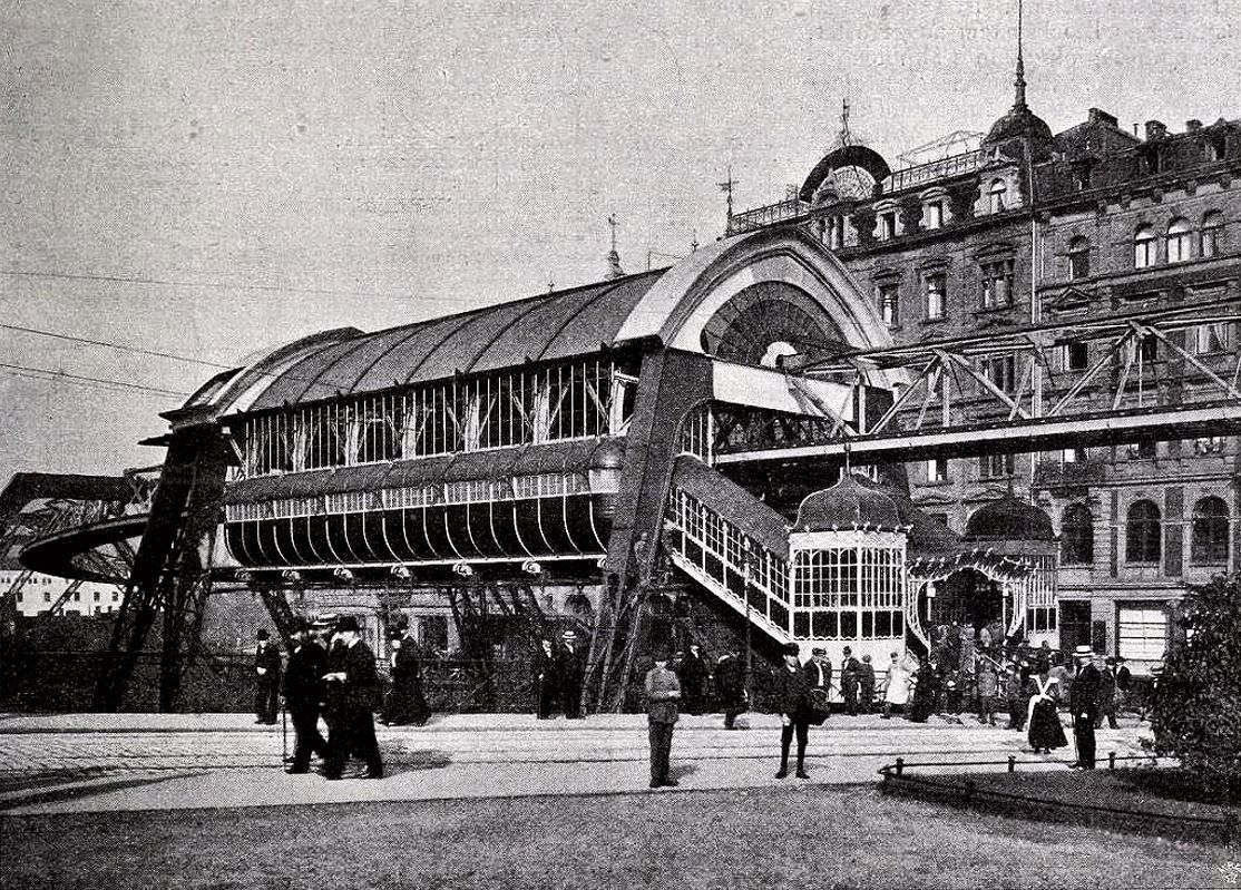 Schwebebahn-construction-1-2.jpg