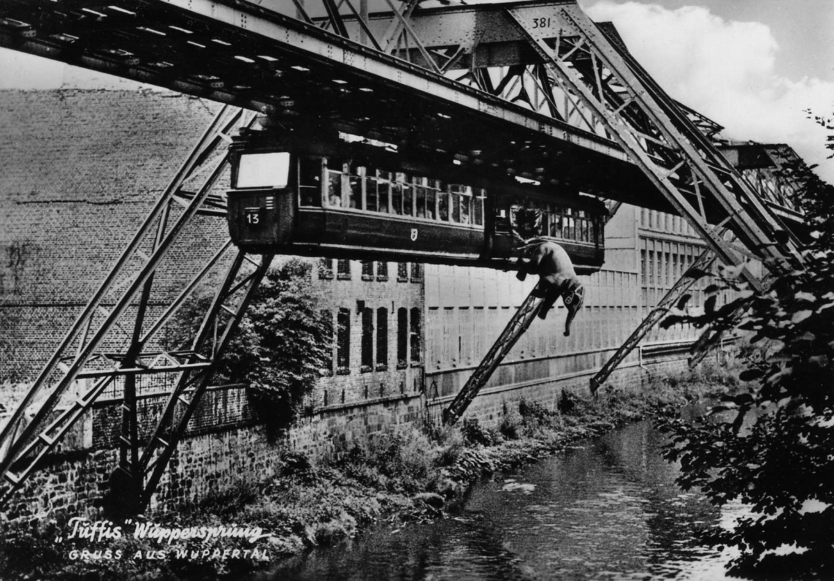 Schwebebahn-construction-1-4.jpg