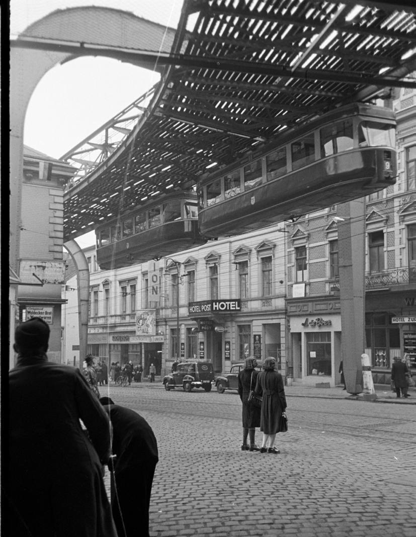 Schwebebahn-construction-1-6.jpg