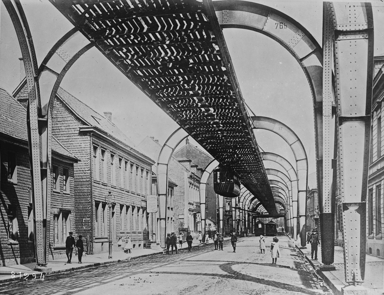 Schwebebahn-construction-1-8.jpg