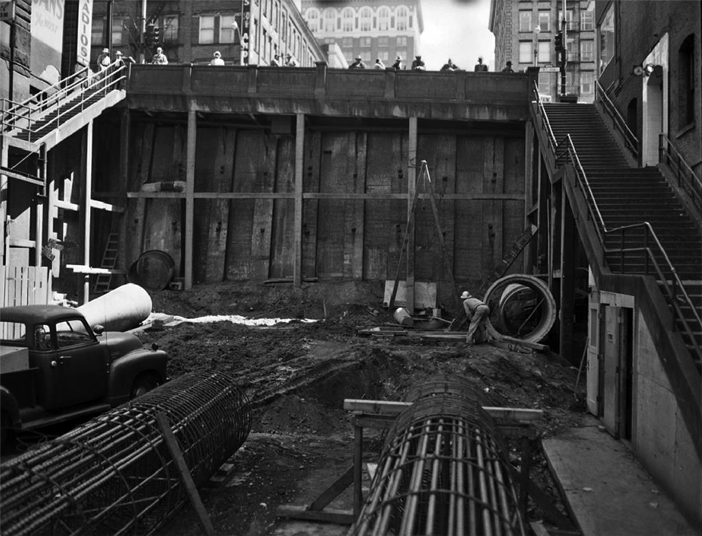 seneca-street-before-completion-of-ramp-to-alaskan-way-viaduct-seattle-june-30-1961.jpg